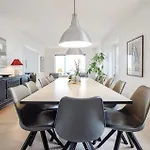 Five-bedroom In Nyaraló *