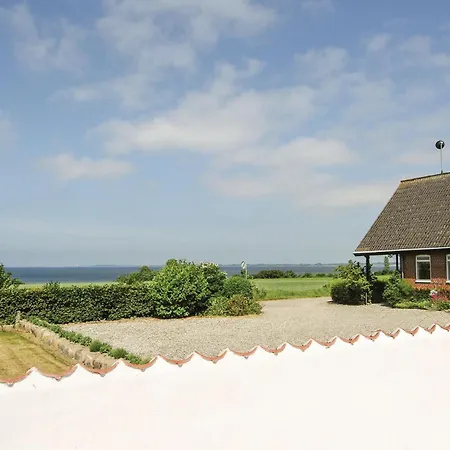 Ferienhaus Five-bedroom In *