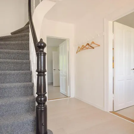Five-bedroom In * Хамбл