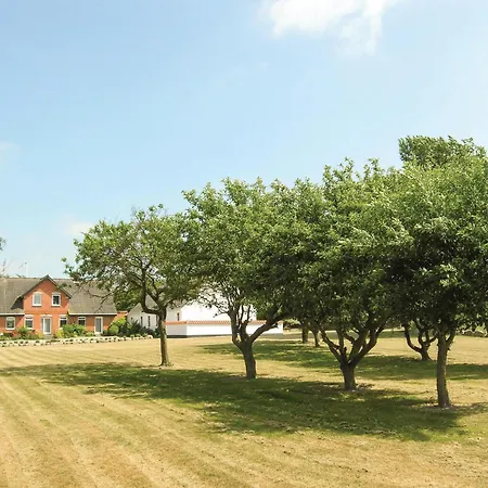 Five-bedroom In Дом отдыха