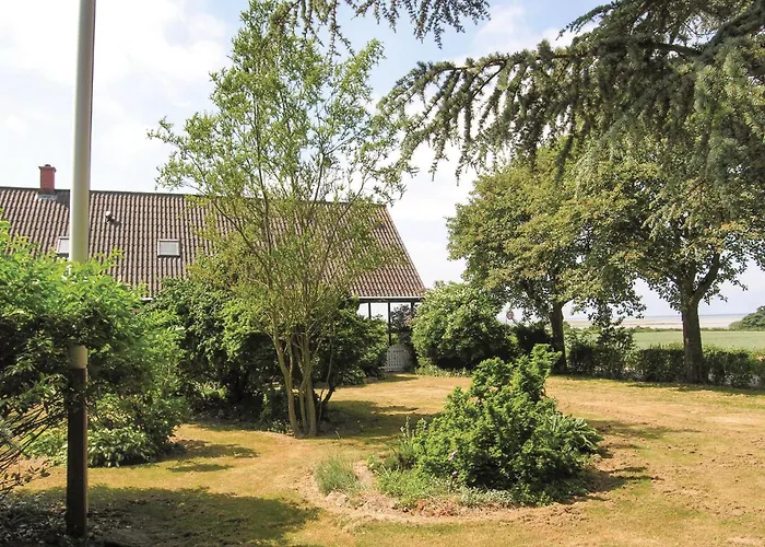 Five-bedroom In בית נופש Nordenbro Vesteregn